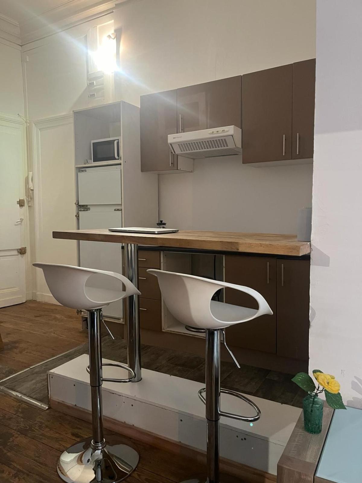Bel Appartement Avec Mezzanine En Plein Centre De Bordeaux Exterior photo